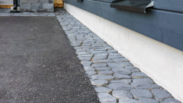 Best Asphalt Driveway Installation  in Helotes, TX